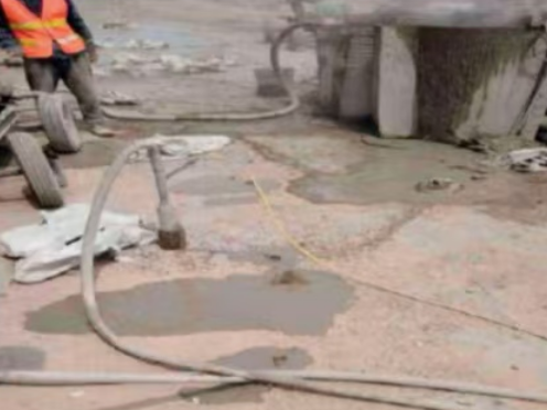 寿县水泥混凝土路面板底注浆技术 路面脱空注浆整治方案